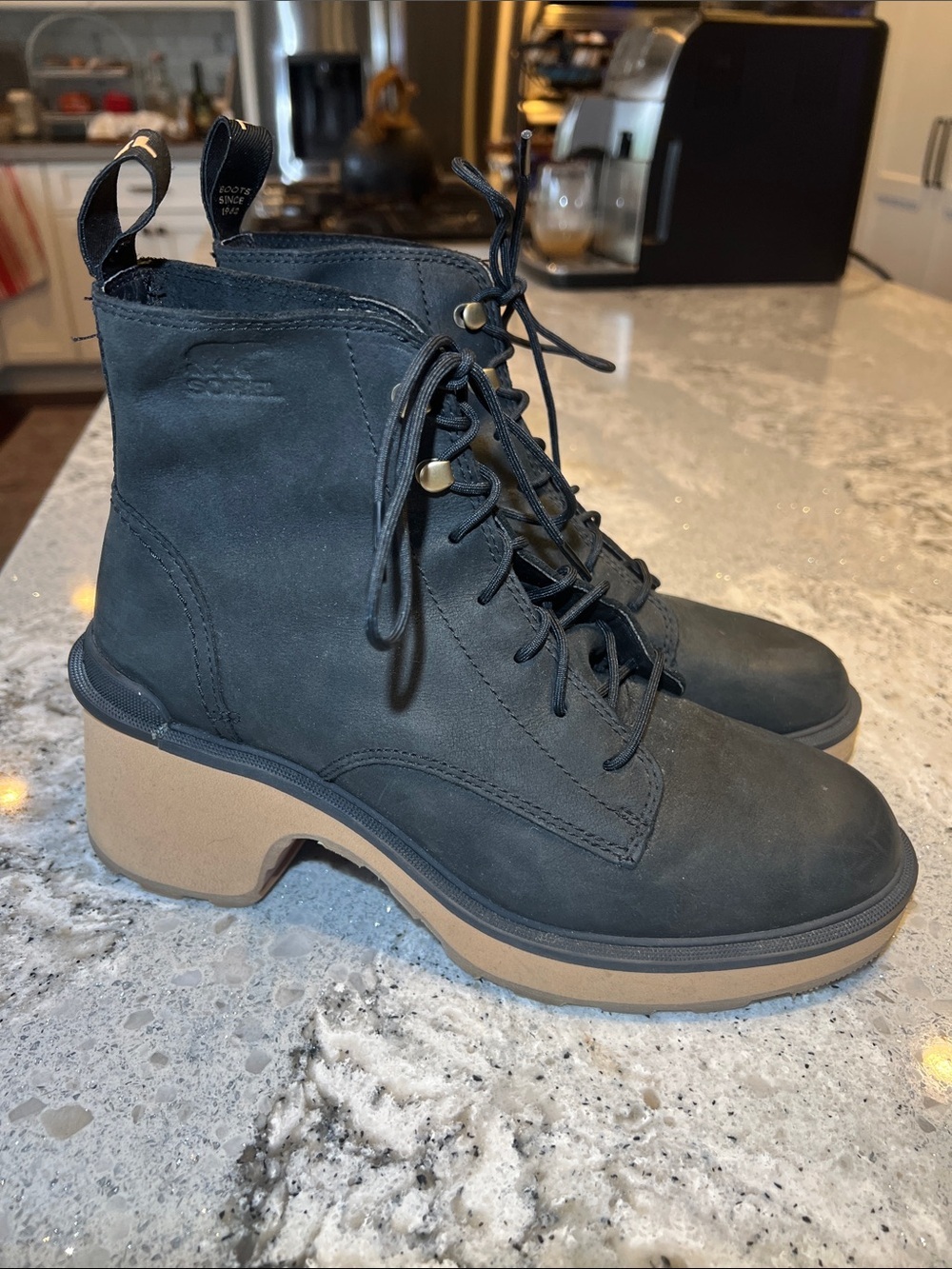 SOREL Hi-Line Heel Lace Waterproof Boots Black Tawny Buff Size 8.5 Like New - Picture 1 of 10